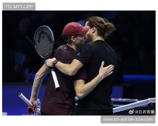 终场哨响,罗斯拥抱队友泪洒球场