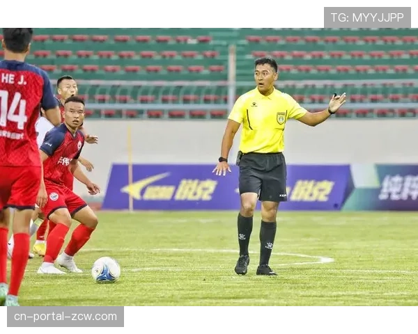 英足总发布新一期裁判指南,明确对“战术犯规”和“故意拖延时间”行为的处罚将更加严厉。 英足总发布新一期裁判指南,明确对“战术犯规”和“故意拖延时间”行为的处罚将更加严厉。